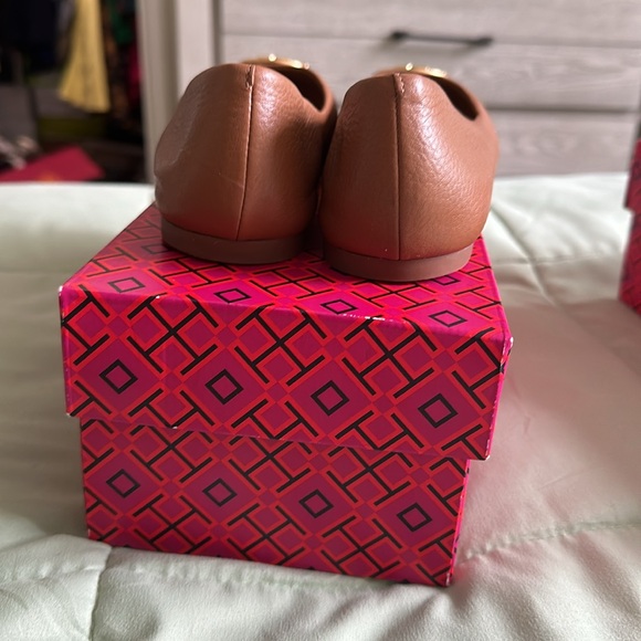 Flat - Picture 3 of 5